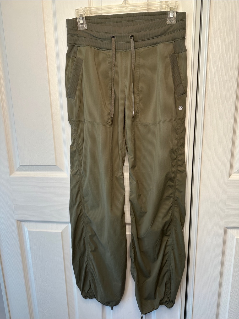 lululemon athletica Women’s Olive Green Drawstring Joggers